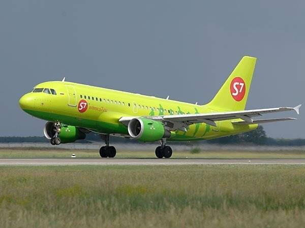 Самолет S7 экстренно приземлился в Братске из-за смерти пассажирки - polit.ru - Москва - Иркутская обл. - Казахстан - Новосибирск - Лондон - Якутск - Astana - Братск