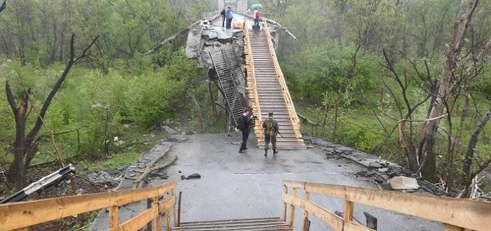 Дональд Туск - Вольфганг Шойбле - Зеленский вместе с Туском осмотрел разрушенный ВСУ мост у Станицы Луганской | Новороссия - novorosinform.org - Москва - Украина - Киев - Турция - Германия - Канада - Донбасс - станица Луганской