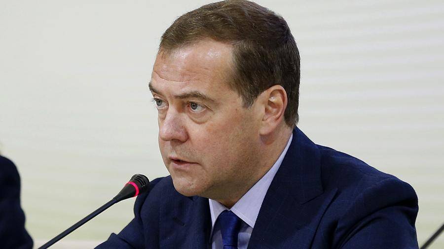 Дмитрий Медведев - Медведев одобрил проект частной автотрассы из РФ в Китай - iz.ru - Москва - Россия - Китай - Санкт-Петербург - Казахстан - Белоруссия