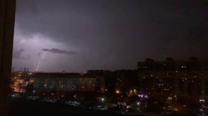 Во второй половине дня в Петербурге ожидается гроза - piter.tv - Санкт-Петербург