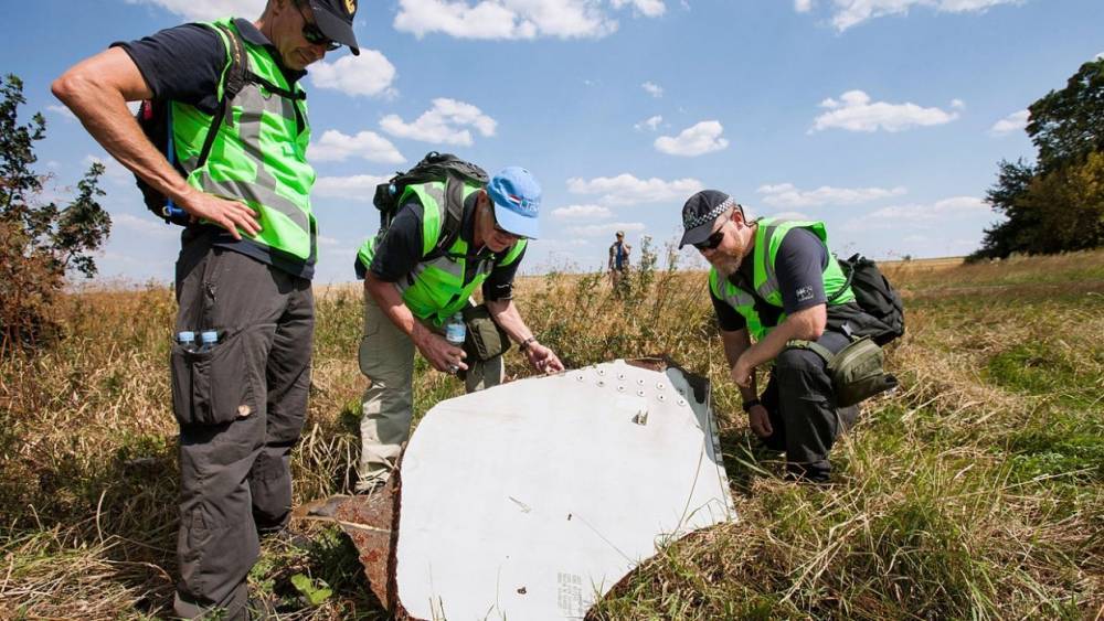 Украина передает Нидерландам материалы дела о крушении MH17 в Донбассе - riafan.ru - Россия - Украина - Киев - Московская обл. - Голландия - Куала-Лумпур - Амстердам - Гаага