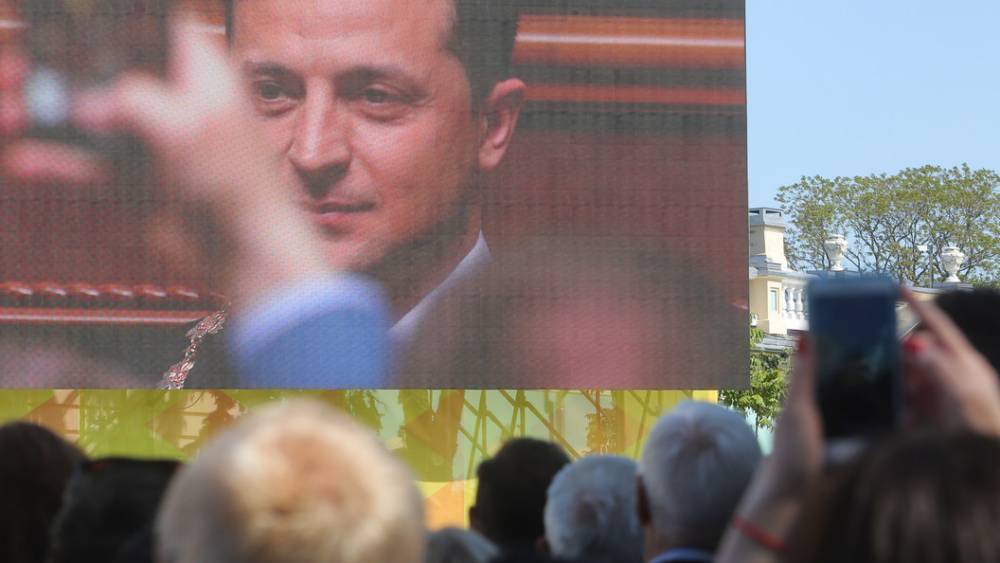 Владимир Зеленский - Владимир Путин - Андрей Малахов - Дмитрий Киселев - Мария Ситтель - Василий Голованов - "Крым и Донбасс - это Украина". Ведущий сорвавшегося телемоста вызвал Зеленского на разговор, обещав устранить "пропагандистов из России" - tsargrad.tv - Россия - Украина - Крым