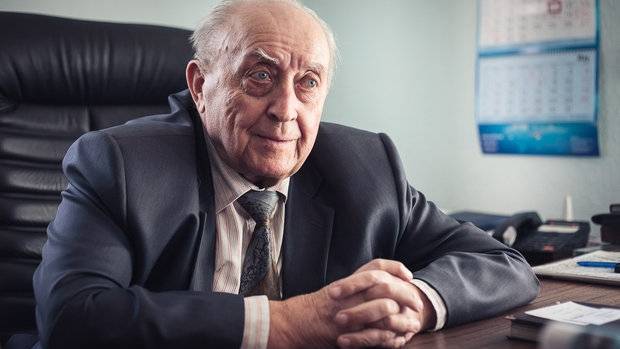 Вячеслав Кебич - Экс-премьер Беларуси рассказал, откуда появилась история о том, что Лукашенко украл у стюардессы фен" - udf.by - Китай