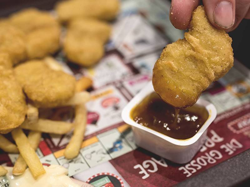 McDonald's заплатит 500 тыс. рублей из-за соуса - news.ru - Россия - Санкт-Петербург