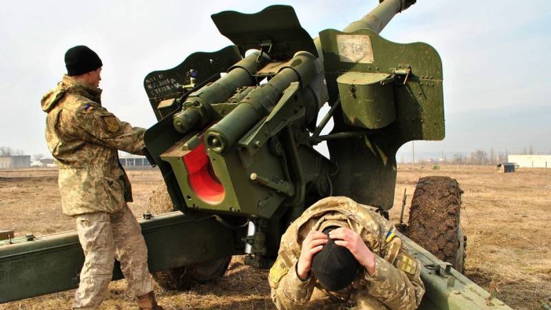 Даниил Безсонов - ВСУ обстреливают ДНР из «отведенного» вооружения - news-front.info - ДНР