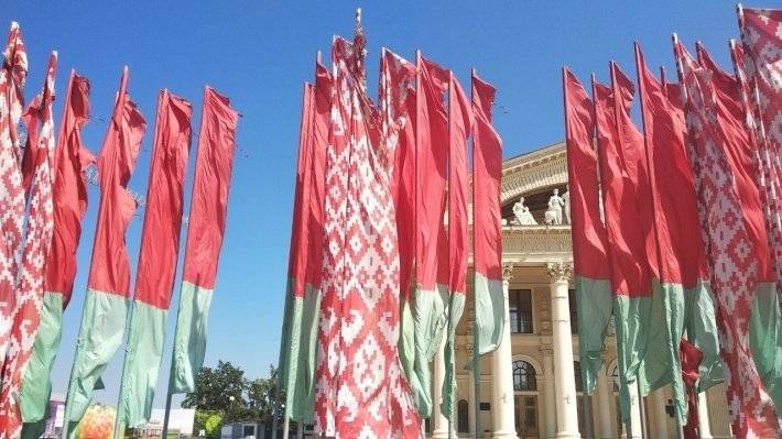 Дональд Трамп - Владимир Зеленский - Владимир Путин - Дмитрий Песков - Зеленский - Ангела Меркель - Владимир Макей - Тереза Мэй - Эммануэля Макрон - Минск готов организовать встречу по инициативе Зеленского - polit.info - Москва - Россия - США - Украина - Крым - Англия - Белоруссия - Германия - Франция - Минск - Донбасс - Минск
