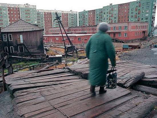 Названы самые богатые и наиболее бедные регионы - dayonline.ru - Москва - Россия - Санкт-Петербург - Московская обл. - респ. Татарстан - респ. Алтай - Магаданская обл. - Югра - Чукотка - окр. Янао - респ. Калмыкия - окр.Ненецкий - Сахалинская обл.