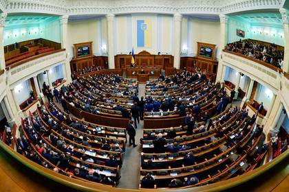 Владимир Зеленский - Александр Данилюк - Юлия Тимошенко - Украина засекретила итоги заседания СНБО из-за идеи провести телемост с Россией - lenta.ru - Россия - Украина