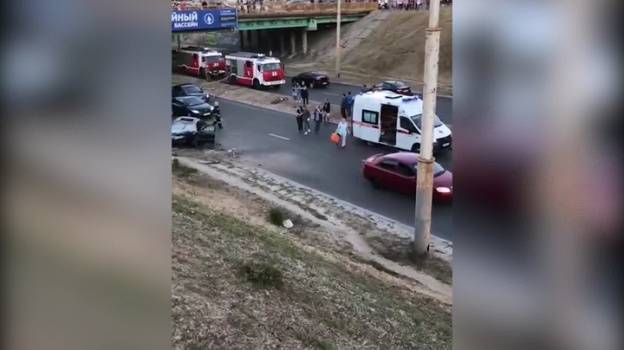 В Воронеже сбивший студента и слетевший с эстакады водитель Mercedes попал в реанимацию – Новости Воронежа и Воронежской области – Вести Воронеж - vestivrn.ru - Воронеж