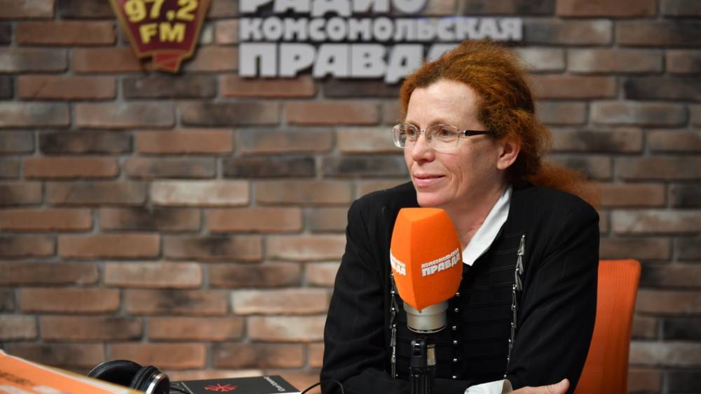 Юлия Латынина - Советник министра обороны заклеймил Латынину: "Это существо смеет ещё над кем-то стебаться?" - tsargrad.tv - Москва - Россия - Североморск