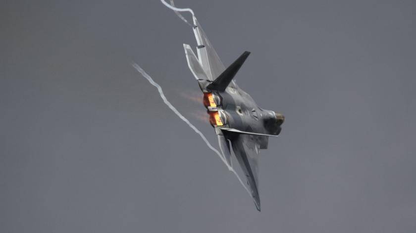 F-22 выставили сразу против нескольких F-35 - utro.ru - Норвегия - Россия - США - Осло