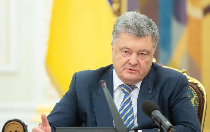 Владимир Зеленский - Петр Порошенко - Александр Онищенко - "Позор, иди отсюда": Порошенко жестко освистали в Хмельницком - видео - ru.armeniasputnik.am - Украина - Хмельницкий