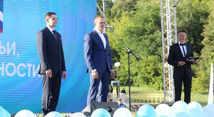 Михаил Игнатьев - Игнатьев вручил медали «За любовь и верность» 45 семьям Чувашии - pg21.ru - респ. Чувашия