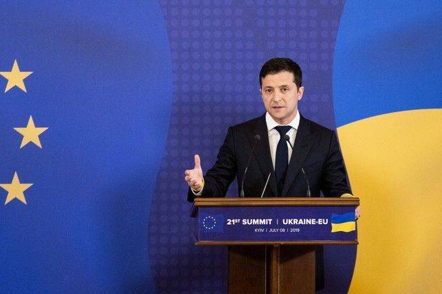 Владимир Зеленский - Владимир Путин - Александр Лукашенко - Зеленский назвал условие снятия экономической блокады Донбасса - aif.ru - Россия - США - Украина - Киев - Крым - Англия - Белоруссия - Германия - Франция - Минск - Донбасс