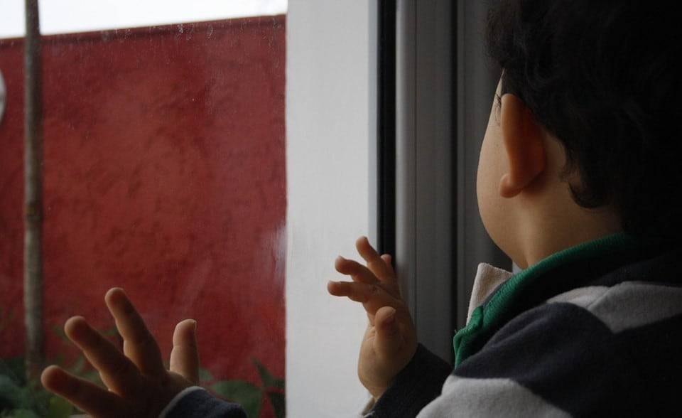 3-летний ребенок выпал при странных обстоятельствах из окна высотки в Караганде - nur.kz - Карагандинская обл. - Караганда