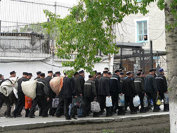 В Таджикистане 14 заключенных умерли во время этапирования. В ГУИН утверждают, что причина смерти&nbsp;— отравление хлебом - theins.ru - Душанбе - Таджикистан - Худжанд