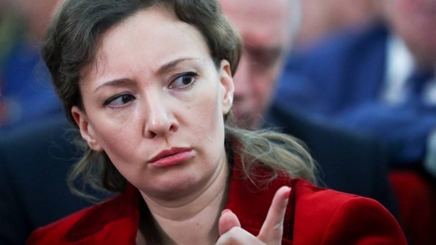 Леонид Рошаль - Анна Кузнецова - Как себя чувствует жестоко избитая девочка из Ингушетии — видео - 5-tv.ru - Москва - Россия - респ. Ингушетия - Назрань