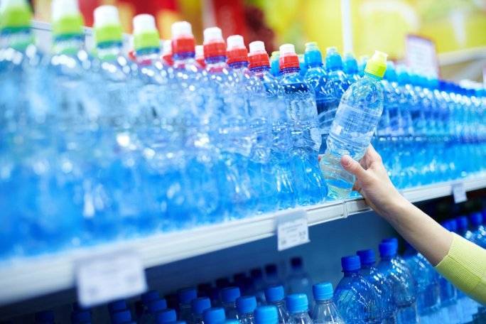 Валентина Матвиенко - Анастасий Голичев - Около 80% минеральной воды в магазинах России оказалось контрафактом - gorobzor.ru - Россия