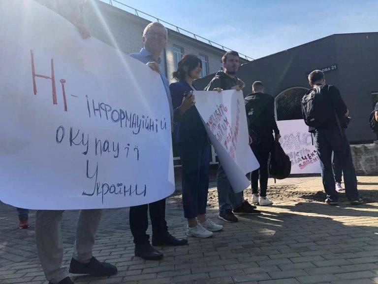 Петр Порошенко - Юрий Луценко - Киеву слишком хорошо платят за русофобию, чтобы от нее отказываться - news-front.info - Россия - Украина