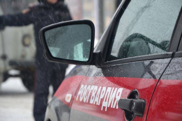 В Красноярске две женщины из-за громкой музыки хотели задушить соседку - aif.ru - Красноярск