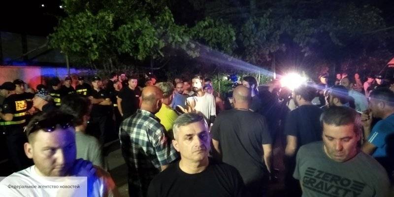Грузины вновь собрались на митинг у здания телекомпании «Рустави 2» - politros.com - Россия - Грузия