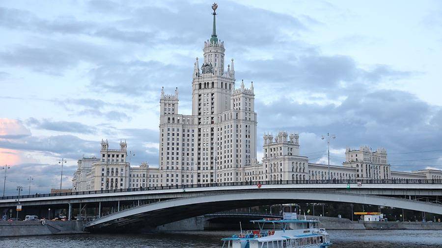 Москвичам пообещали облачную погоду с мелким дождем - iz.ru - Москва - Московская обл.
