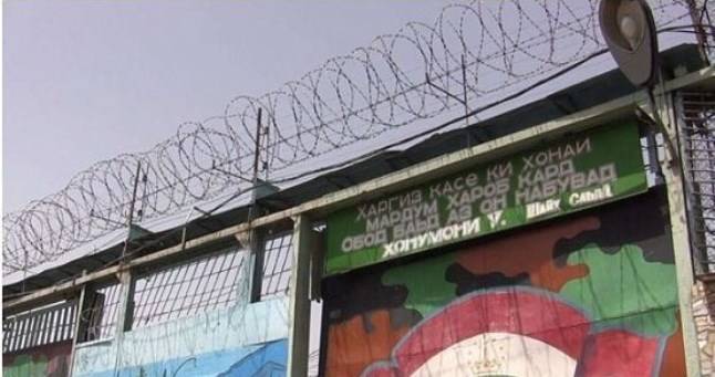 В Таджикистане отравившихся заключенных похоронили при повышенных мерах безопасности - dialog.tj - Душанбе - Таджикистан - район Дангаринский