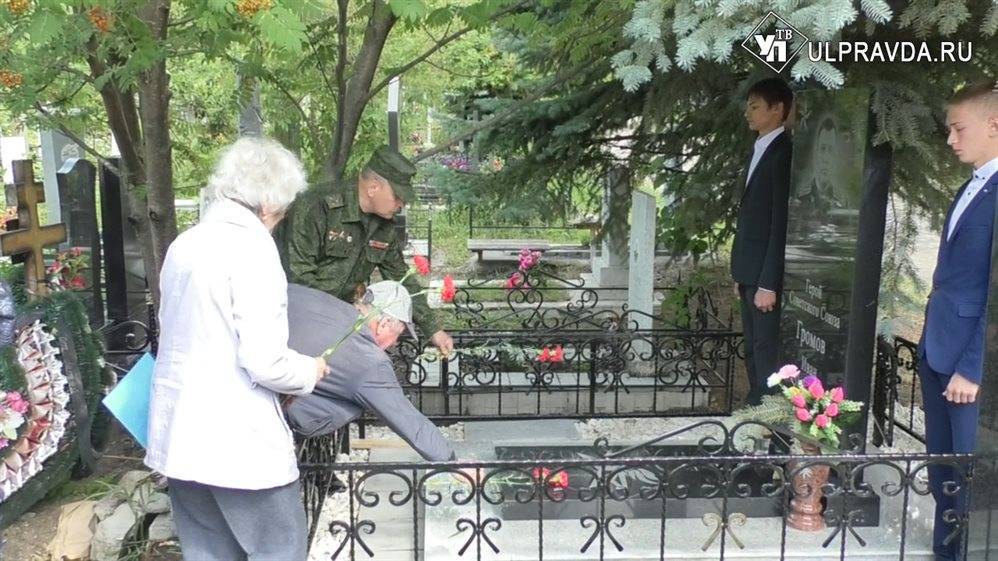 Ирина Антонова - Владимир Козлов - Мы помним своих Героев. В Ульяновске восстановили памятник Ивану Громову - ulpravda.ru - Ульяновск - Ульяновская