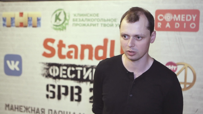 Участник Stand Up шоу на ТНТ Виктор Комаров: "10 минут пишутся месяц" - piter.tv