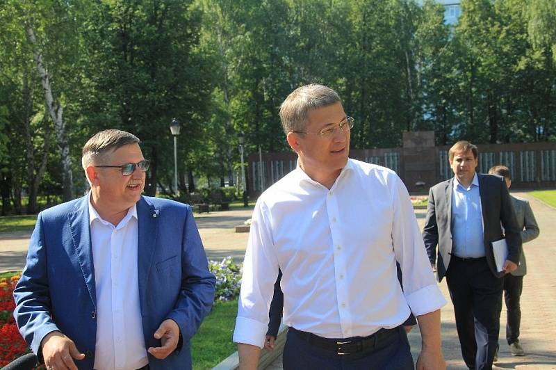 Радий Хабиров - Георгий Жуков - Радий Хабиров прогулялся по Стерлитамаку - bash.news - Башкирия - Стерлитамак - Красногорск