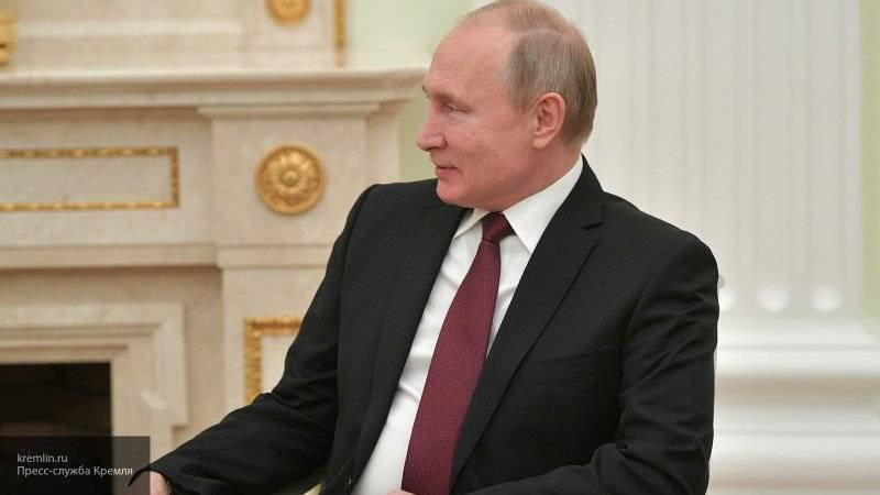 Владимир Путин - Петр Ветров - Путин подарил щенка ретривера школьнику из Красноярска - nation-news.ru - Россия - Красноярск