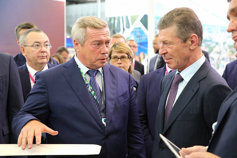 Василий Голубев - Дмитрий Козак - Василий Голубев и Дмитрий Козак обсудили вопросы поддержки сельхозмашиностроения - dontr.ru - Россия - Ростовская обл.