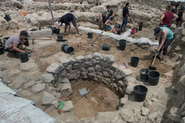 царь Давид - Археологи обнаружили библейский город Секелаг - aif.ru - Израиль - респ. Хакасия