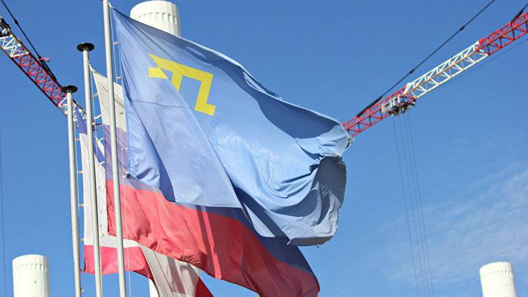 В Крыму вышел первый номер молодежного крымско-татарского журнала "Nesil" - crimea.ria.ru - Крым - Симферополь