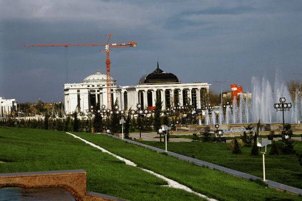 Власти Туркмении возобновили выдачу загранпаспортов русским с двойным гражданством - trud.ru - Россия - Туркмения