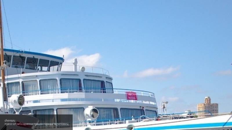 Юлий Шабалдин - Круизный теплоход с туристами на борту сел на мель в Рыбинском водохранилище - nation-news.ru - Либерия