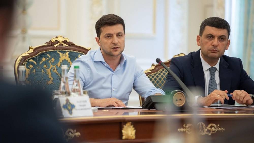 Владимир Зеленский - Владимир Гройсман - Иванна Климпуш-Цинцадзе - Петр Алексеевич Порошенко - Владимир Соловейчик - Почему Гройсман обвиняет Порошенко в организации скандала на саммите Украина — ЕС - riafan.ru - Украина - Киев - Винницкая обл.