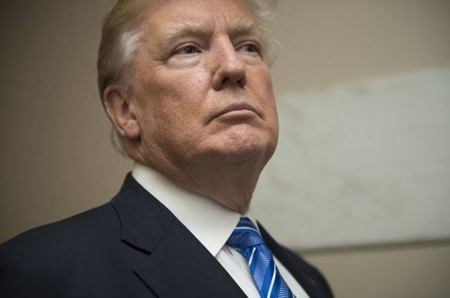 Дональд Трамп - Тереза Мэй - Ким Дэррок - Трамп заявил, что США больше не будут иметь дело с британским послом - aif.ru - США - Англия - Лондон