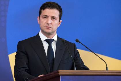 Дональд Трамп - Владимир Зеленский - Владимир Путин - Петр Порошенко - Дмитрий Песков - Ангела Меркель - Тереза Мэй - Наталья Никонорова - Эммануэля Макрон - Зеленского обвинили в отказе от минских соглашений - lenta.ru - Россия - США - Украина - Киев - Вашингтон - Англия - Лондон - Германия - Франция - ДНР - Минск