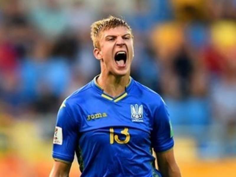 Александр Усик - Украинский футболист: если пересеку границу России, стану предателем - news.ru - Россия - Украина