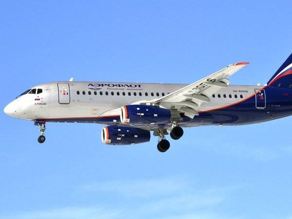 Юрий Борисов - В SSJ 100 «Аэрофлота» сработал датчик неисправности - polit.ru - Москва - Уфа - Шереметьево