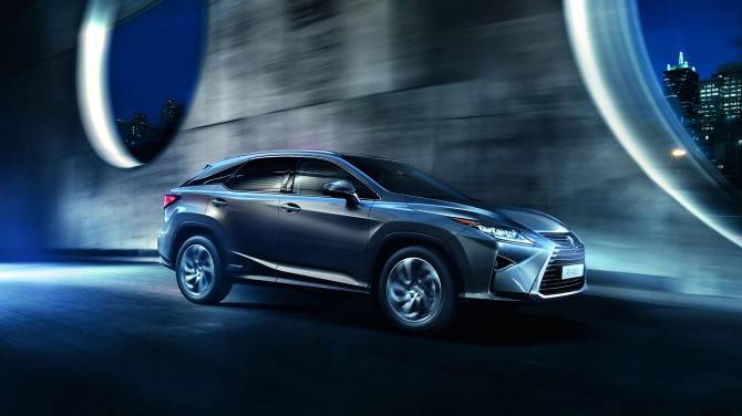 Lexus 60 (60) - Какие премиальные кроссоверы выбирают россияне: ТОП-10 за 6 месяцев 2019 года - autostat.ru