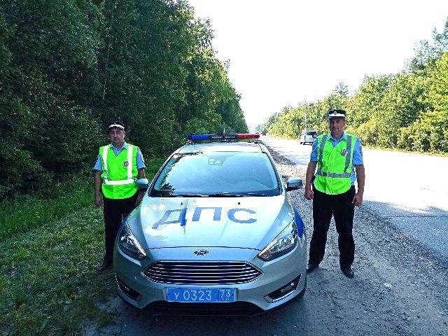 Ульяновские автоинспекторы помогли семье из Самары добраться до дома - ulpravda.ru - Россия - Ульяновск - Ульяновская - Саранск