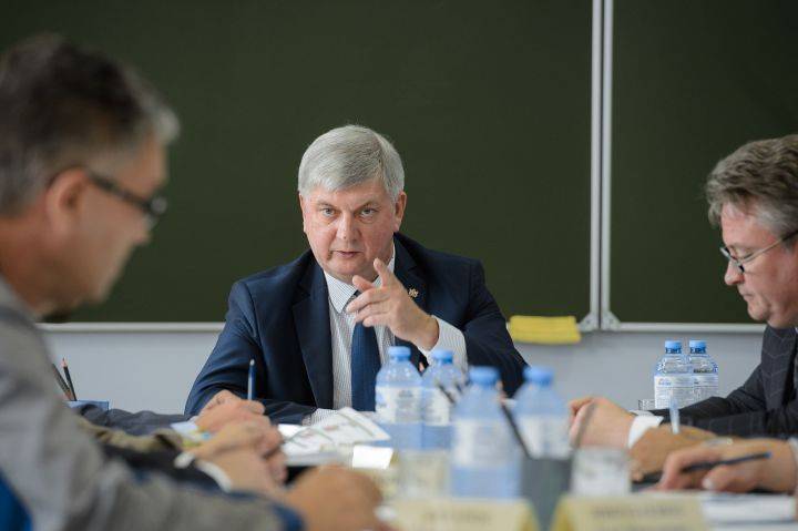Александр Гусев - Губернатор поставил новые задачи перед ООО «ЛОС» по устранению причин неприятного запаха в Воронеже
- Новости Воронежа - moe-online.ru - Воронеж
