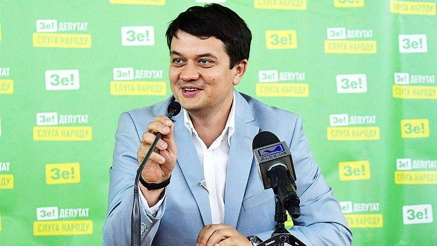 Дмитрий Разумков - Глава «Слуги народа» счел неверным использование на Украине единственного языка - iz.ru - Россия - Украина - Венгрия