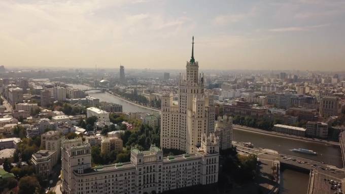 Дональд Трамп - Елизавета II - королева Елизавета - У королевы Елизаветы II нашли четыре квартиры в Москве - piter.tv - Москва - Канада - Великобритания