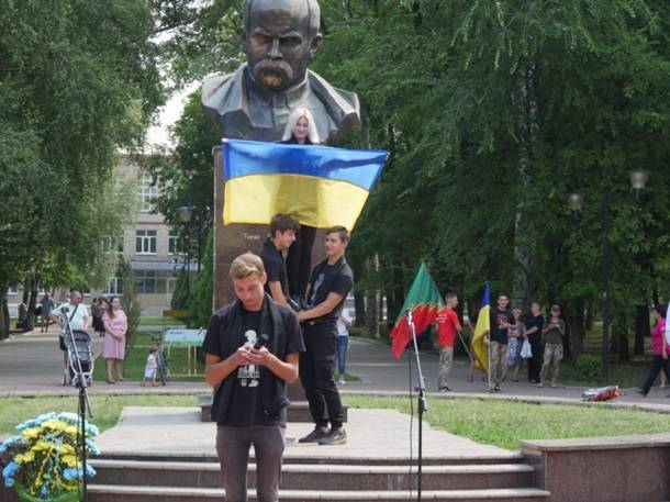 Тарас Шевченко - В оккупированной Авдеевке местные жители отметили 5-летие освобождения от «сепаратистов» | Новороссия - novorosinform.org - Украина - ДНР - Донецк - ЛНР