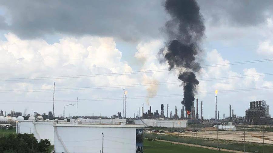 Число пострадавших при пожаре на заводе Exxon Mobil возросло до 37 человек - iz.ru - Техас - USA - Houston