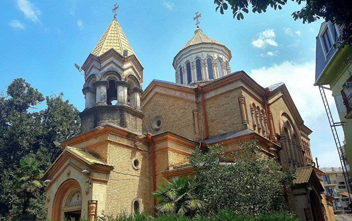 Священники успокоили паникеров - армянский храм в Батуми грузинской патриархии не передали - ru.armeniasputnik.am - Армения - Грузия - Батуми