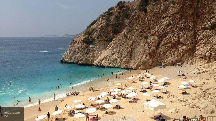 Десять тонн белого песка, украденные туристами, вернулись на пляжи Сардинии - newinform.com